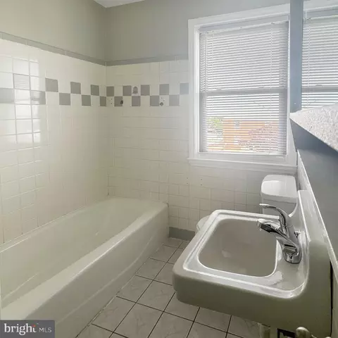 Bath - 406 Overview Ave, Baltimore, MD 21224 photo 2 of 2