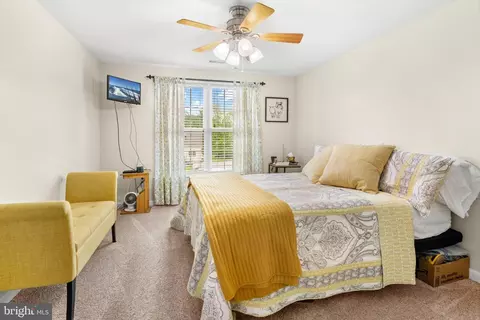 Bedroom - 11713 Jerome Ave, White Marsh, MD 21162 photo 8 of 9