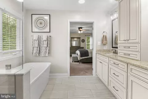 Entry Way - 11713 Jerome Ave, White Marsh, MD 21162 photo 8 of 12