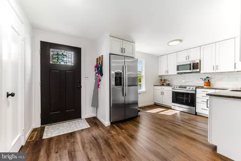 Entry Way - 9023 Deviation Rd, Nottingham, MD 21236 photo 3 of 11