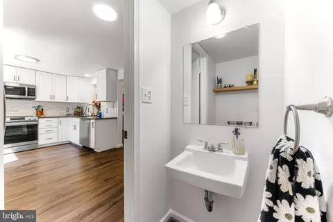 Entry Way - 9023 Deviation Rd, Nottingham, MD 21236 photo 5 of 11