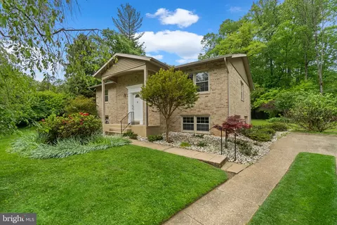 302 Pine Forest Ct, Lutherville Timonium, MD 21093