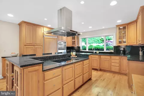 Kitchen - 5501 Williams Rd, Hydes, MD 21082 photo 4 of 10