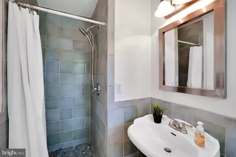 Bath - 5501 Williams Rd, Hydes, MD 21082 photo 6 of 9