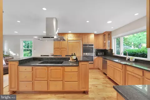 Kitchen - 5501 Williams Rd, Hydes, MD 21082 photo 6 of 10