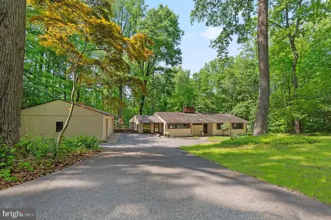 4202 Green Glade Rd, Phoenix, MD 21131