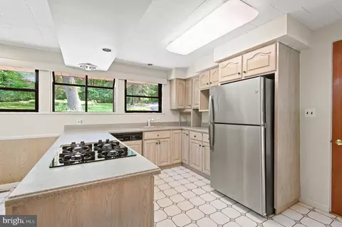 Kitchen - 4202 Green Glade Rd, Phoenix, MD 21131 photo 2 of 4