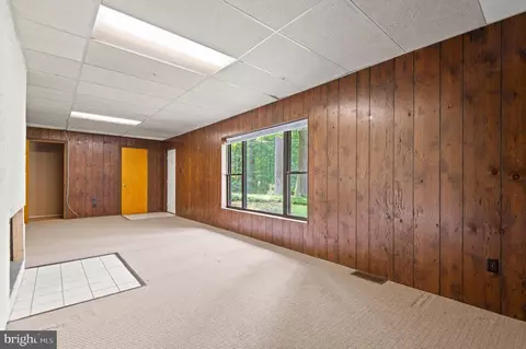 Living - 4202 Green Glade Rd, Phoenix, MD 21131 photo 9 of 10