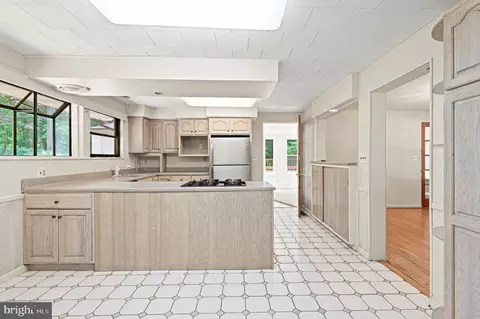 Kitchen - 4202 Green Glade Rd, Phoenix, MD 21131 photo 4 of 4