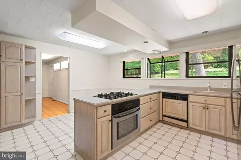 Kitchen - 4202 Green Glade Rd, Phoenix, MD 21131 photo 3 of 4