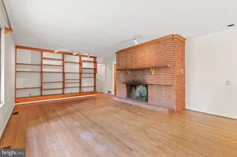 Living - 4202 Green Glade Rd, Phoenix, MD 21131 photo 2 of 10