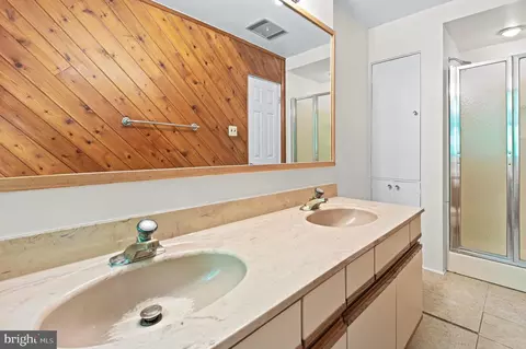 Bath - 4202 Green Glade Rd, Phoenix, MD 21131 photo 1 of 2