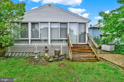 Exterior - 2622 Sparrows Point Rd, Sparrows Point, MD 21219 photo 2 of 3