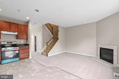 Living - 9711 Luguna Rd, Middle River, MD 21220 photo 9 of 10