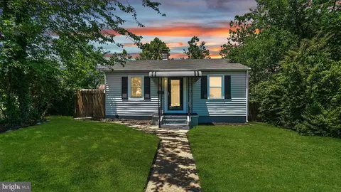 1802 Kittyhawk Rd, Essex, MD 21221