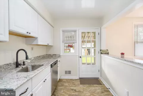 5113 Thomas Ave, Nottingham, MD 21236 photo 12
