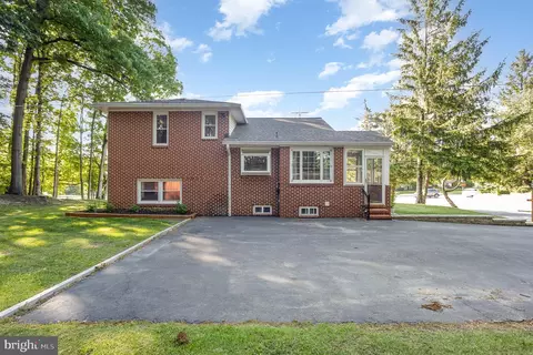 Exterior - 3912 E Joppa Rd, Nottingham, MD 21236 photo 7 of 8