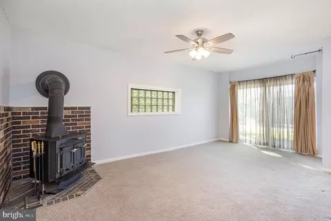 Living - 3912 E Joppa Rd, Nottingham, MD 21236 photo 5 of 7