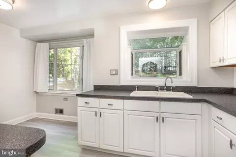 Kitchen - 3912 E Joppa Rd, Nottingham, MD 21236 photo 3 of 4
