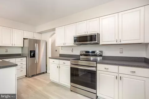 Kitchen - 3912 E Joppa Rd, Nottingham, MD 21236 photo 4 of 4