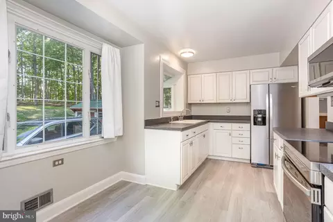 Kitchen - 3912 E Joppa Rd, Nottingham, MD 21236 photo 2 of 4