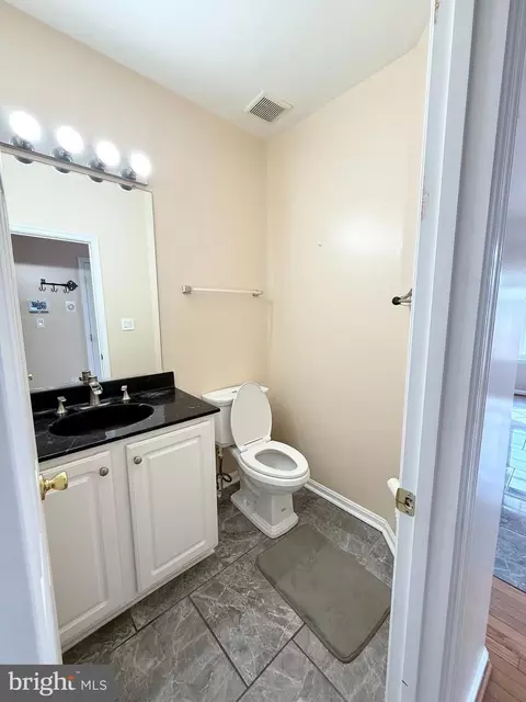 Bath - 10 Karendale Ct, Windsor Mill, MD 21244 photo 2 of 5