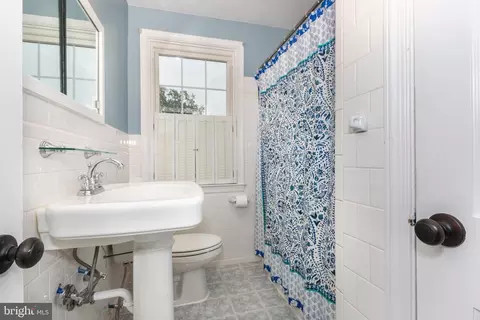Bath - 202 Brandon Rd, Baltimore, MD 21212 photo 1 of 2