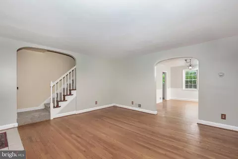 Living - 202 Brandon Rd, Baltimore, MD 21212 photo 2 of 4