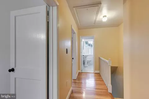 Entry Way - 202 Brandon Rd, Baltimore, MD 21212 photo 4 of 5