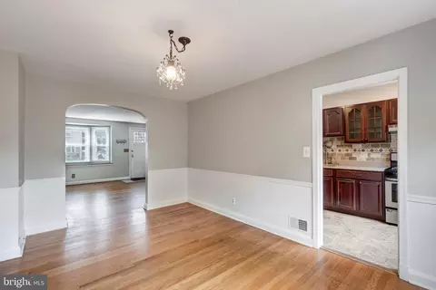 Entry Way - 202 Brandon Rd, Baltimore, MD 21212 photo 3 of 5
