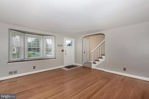 Living - 202 Brandon Rd, Baltimore, MD 21212 photo 1 of 4