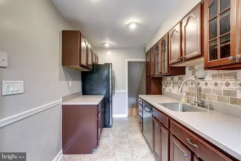 Kitchen - 202 Brandon Rd, Baltimore, MD 21212 photo 3 of 4