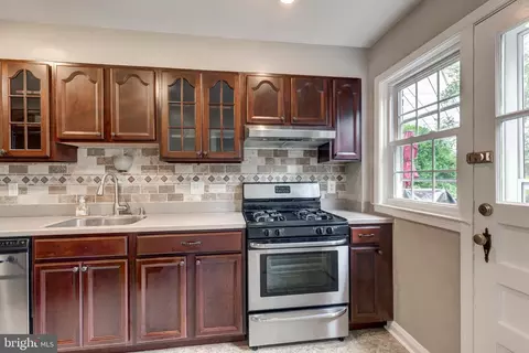 Kitchen - 202 Brandon Rd, Baltimore, MD 21212 photo 4 of 4