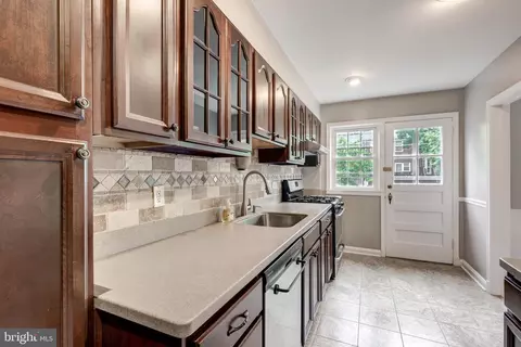 Kitchen - 202 Brandon Rd, Baltimore, MD 21212 photo 2 of 4