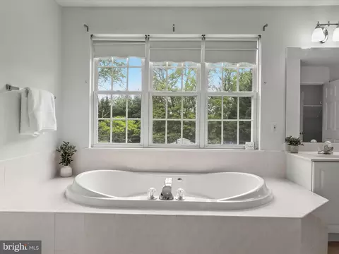 Bath - 5 Caitlins Ct, Windsor Mill, MD 21244 photo 3 of 7
