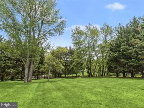 Exterior - 5 Caitlins Ct, Windsor Mill, MD 21244 photo 4 of 6