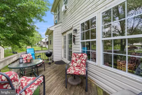 Exterior - 7522 Haystack Dr, Windsor Mill, MD 21244 photo 5 of 7