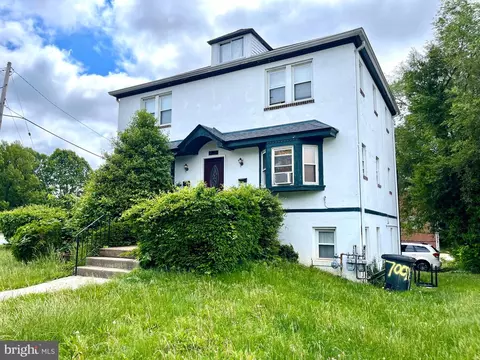 700 Charing Cross Rd, Baltimore, MD 21229 photo 2