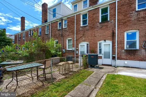 Exterior - 323 Pine St, Dundalk, MD 21222 photo 4 of 4