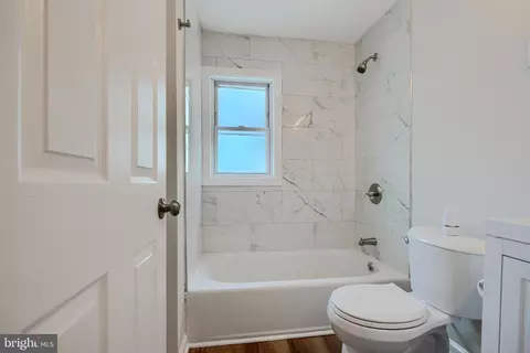 Entry Way - 323 Pine St, Dundalk, MD 21222 photo 3 of 3