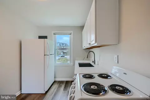 Kitchen - 323 Pine St, Dundalk, MD 21222 photo 2 of 2