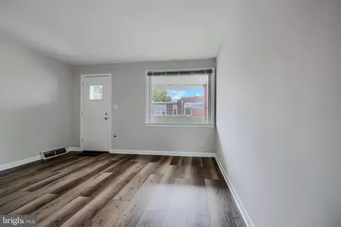 Living - 323 Pine St, Dundalk, MD 21222 photo 2 of 2