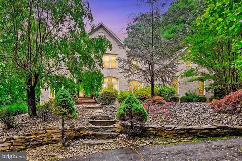 17 Durkee Farm Rd, Reisterstown, MD 21136