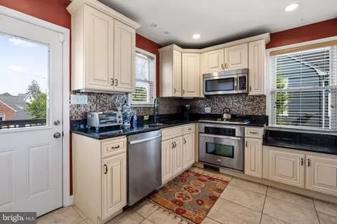 806 S Beechfield Ave, Baltimore, MD 21229 photo 12