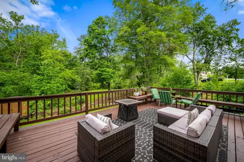 Exterior - 1602 S Rolling Rd, Halethorpe, MD 21227 photo 5 of 15