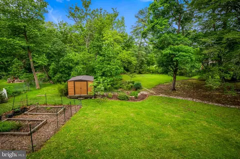 Exterior - 1602 S Rolling Rd, Halethorpe, MD 21227 photo 9 of 15