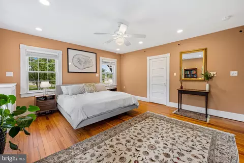 Bedroom - 1602 S Rolling Rd, Halethorpe, MD 21227 photo 2 of 6
