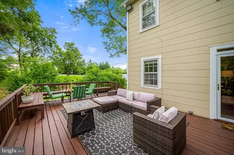 Exterior - 1602 S Rolling Rd, Halethorpe, MD 21227 photo 7 of 15