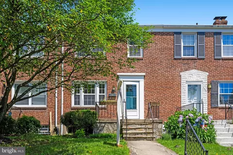 5506 N Medwick Garth, Catonsville, MD 21228