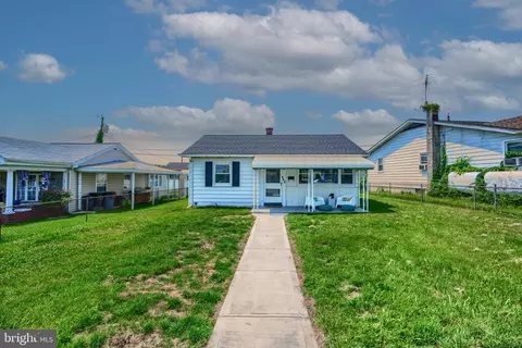 112 Dihedral Dr, Middle River, MD 21220 photo 4